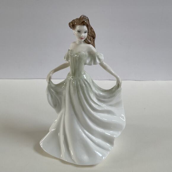 Royal Doulton Figurine Madison Green & White Dress HN 4204 Pretty Ladies Coll. - Picture 1 of 14